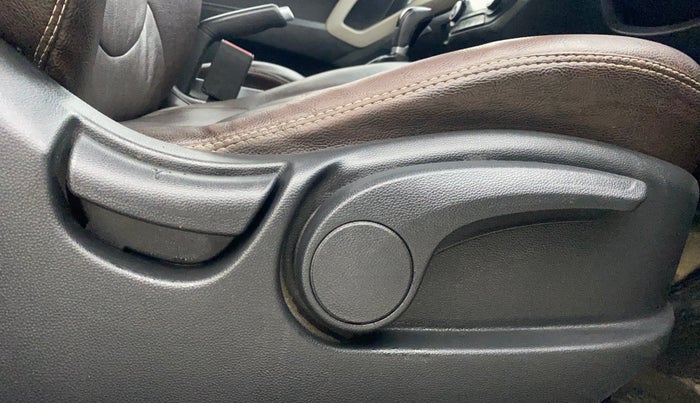 2016 Hyundai Creta SX PLUS AT 1.6 PETROL, Petrol, Automatic, 51,048 km, Driver Side Adjustment Panel