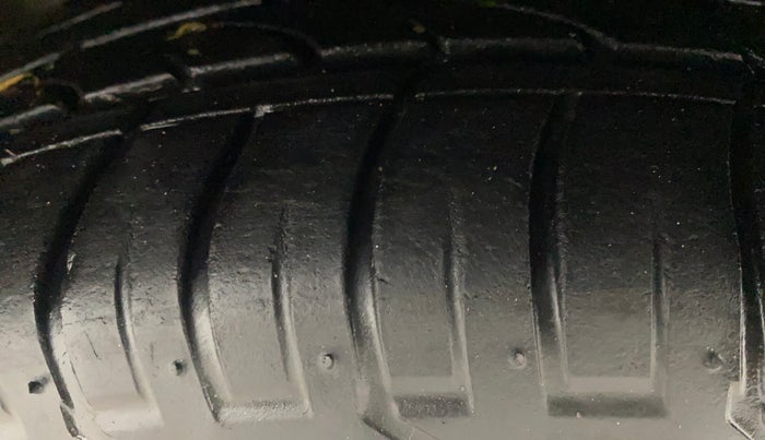 2016 Hyundai Creta SX PLUS AT 1.6 PETROL, Petrol, Automatic, 51,048 km, Right Front Tyre Tread
