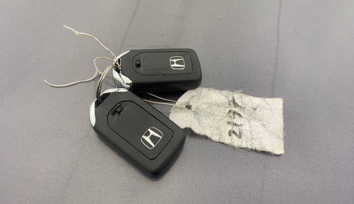 2018 Honda Amaze 1.2L I-VTEC V CVT, Petrol, Automatic, 73,767 km, Key Close Up