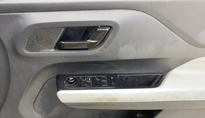 2023 Tata PUNCH ACCOMPLISHED DAZZLE SUNROOF CNG MT, CNG, Manual, 90,529 km, Driver Side Door Panels Control