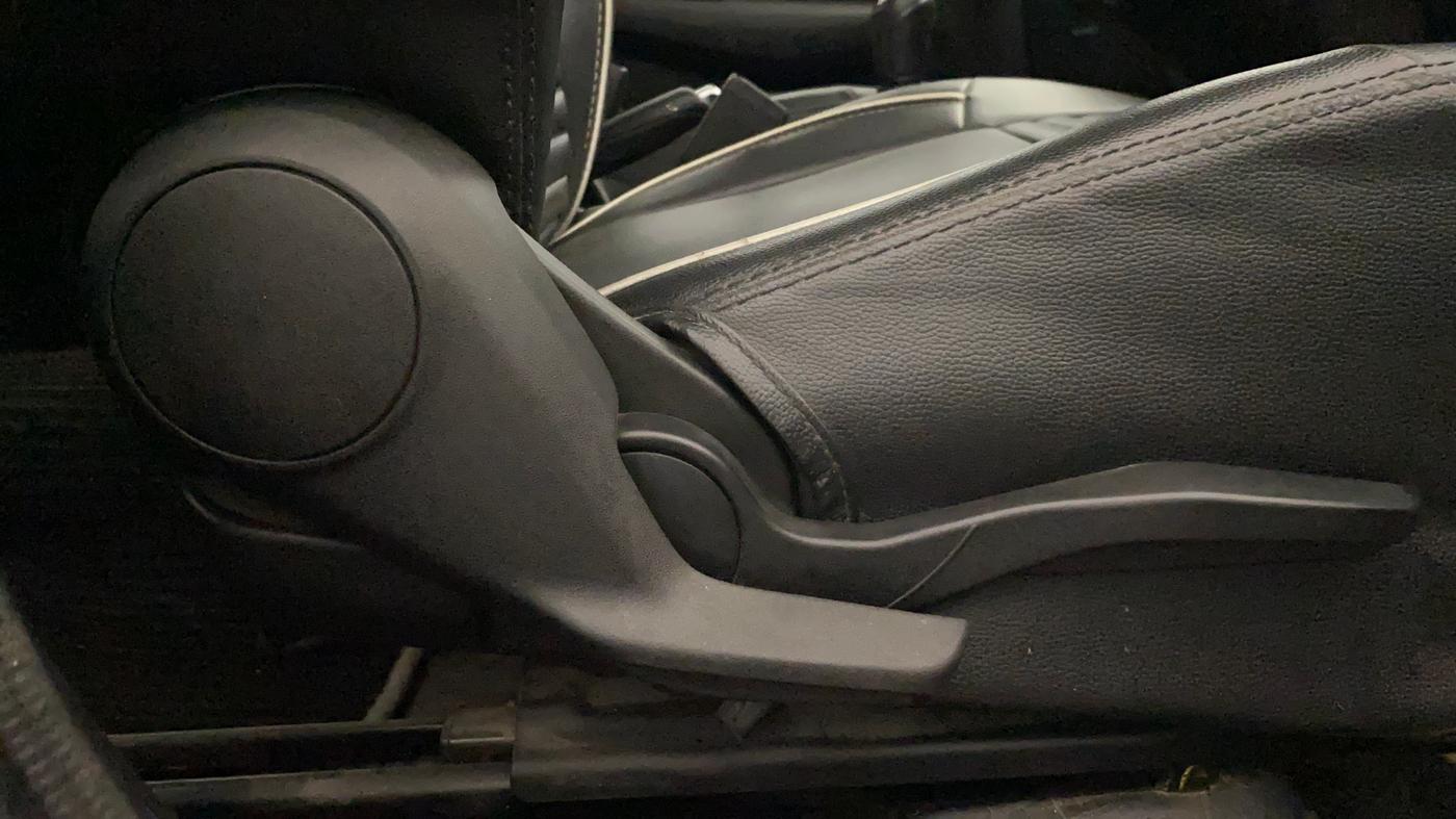 2023 Maruti Swift VXI, Petrol, Manual, 38,329 km, Driver Side Adjustment Panel