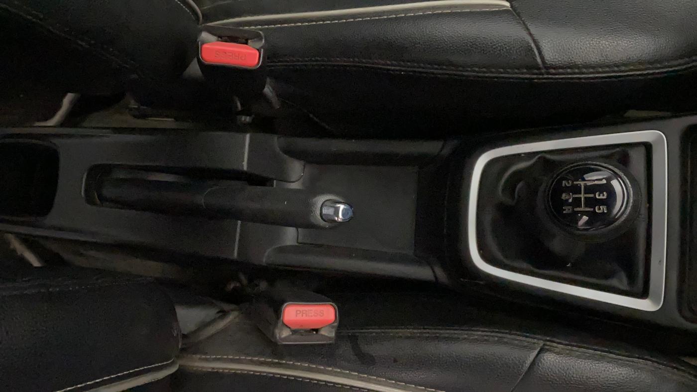 2023 Maruti Swift VXI, Petrol, Manual, 38,329 km, Gear Lever