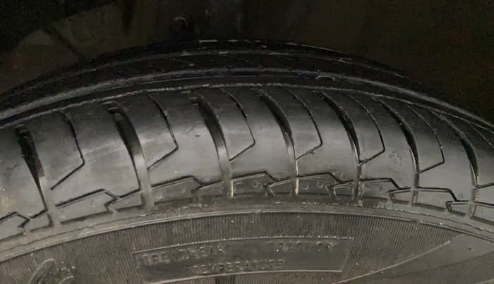 2023 Maruti Swift VXI, Petrol, Manual, 38,329 km, Left Front Tyre Tread