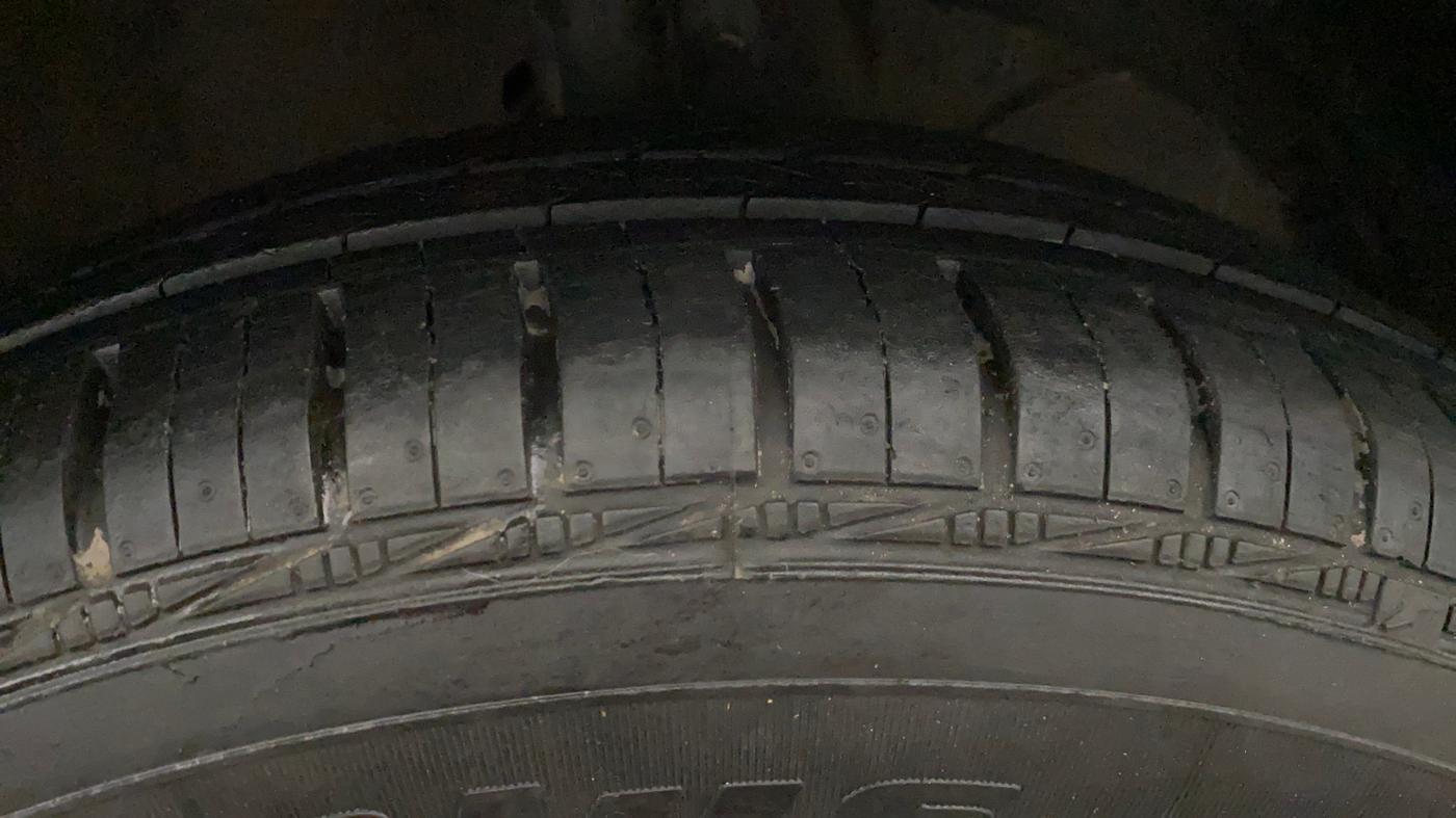 2023 Maruti Swift VXI, Petrol, Manual, 38,329 km, Right Front Tyre Tread