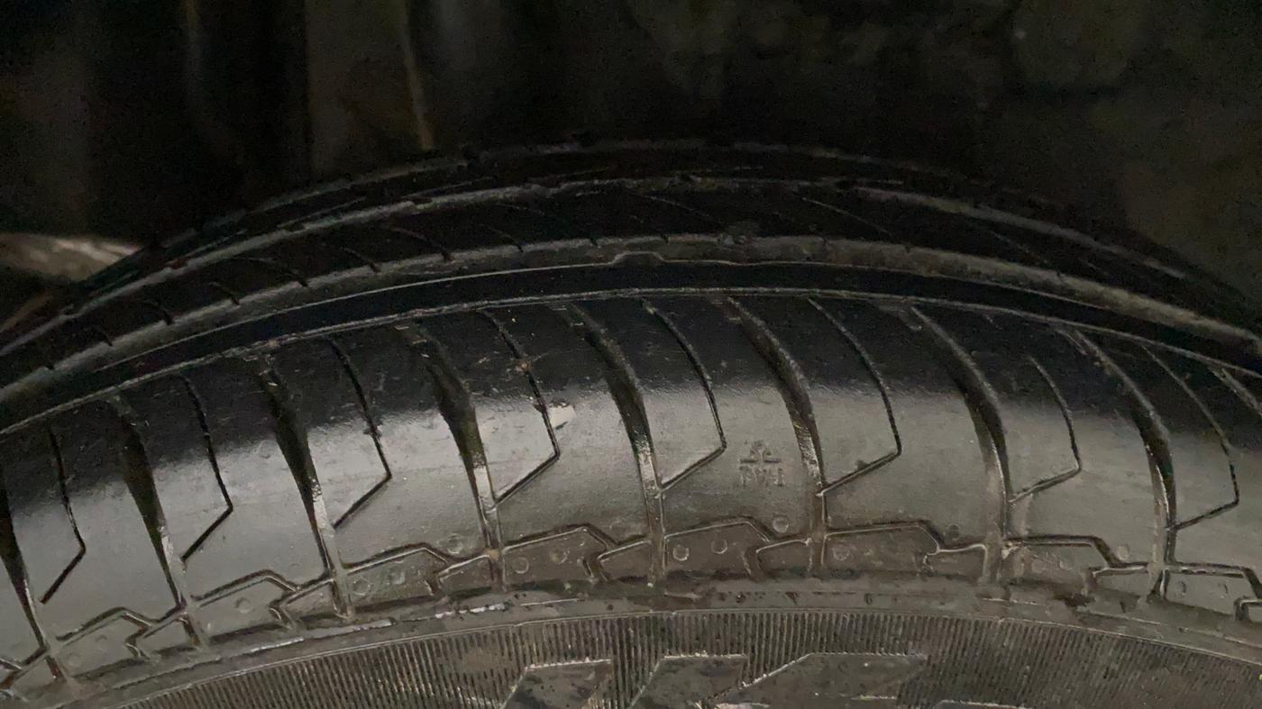 2023 Maruti Swift VXI, Petrol, Manual, 38,329 km, Right Rear Tyre Tread