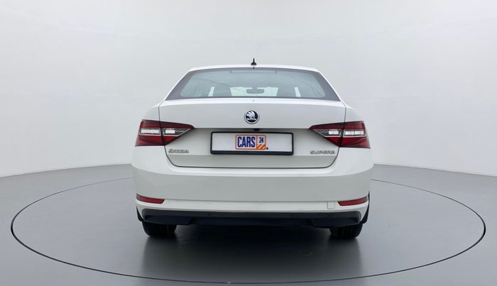 2016 Skoda Superb 1.8 TSI STYLE AT, Petrol, Automatic, 16,479 km, Back/Rear