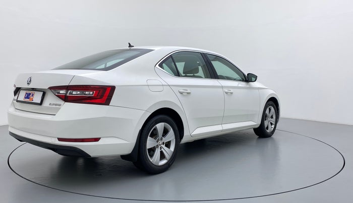 2016 Skoda Superb 1.8 TSI STYLE AT, Petrol, Automatic, 16,479 km, Right Back Diagonal