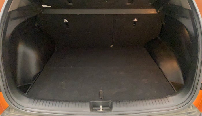 2018 Hyundai Creta SX AT 1.6 PETROL, Petrol, Automatic, 50,708 km, Boot Inside