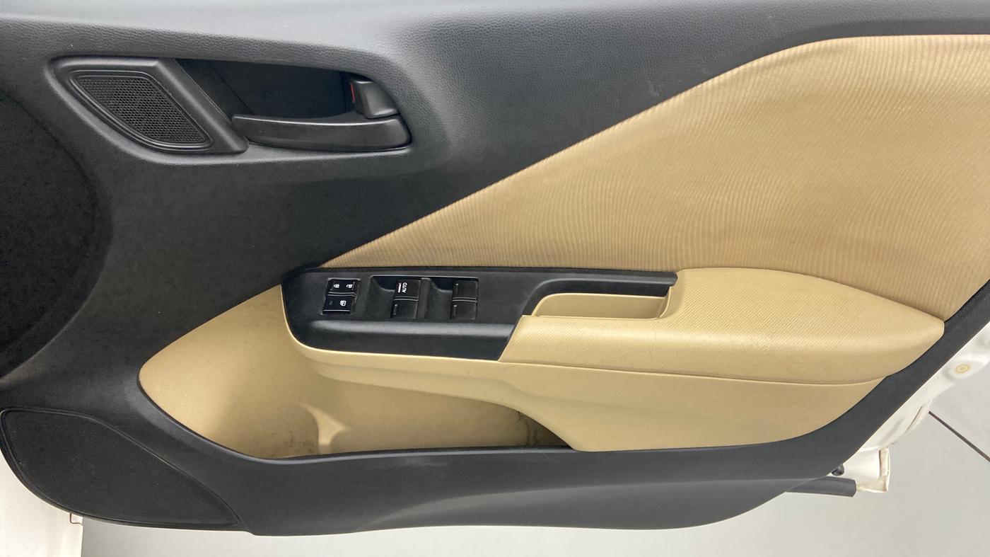 2015 Honda City 1.5L I-VTEC SV, Petrol, Manual, 50,717 km, Driver Side Door Panels Control