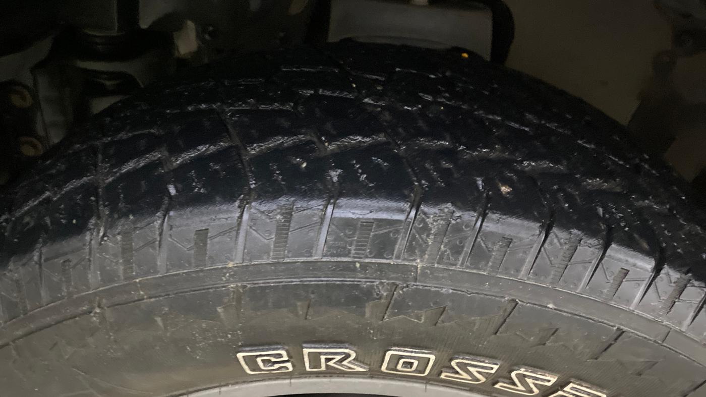 2023 Mahindra Thar LX D AT 4WD HT, Diesel, Automatic, 25,514 km, Left Front Tyre Tread