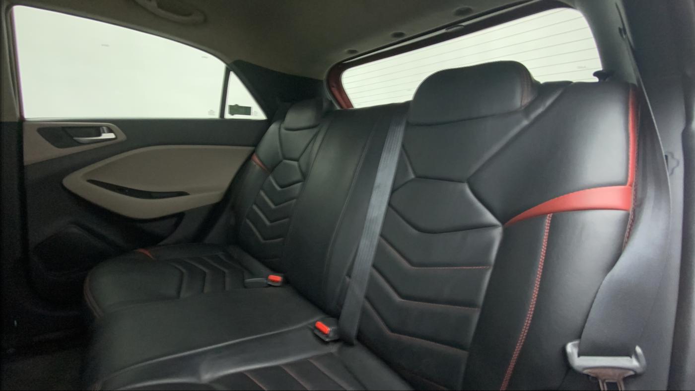 2019 Hyundai Elite i20 1.2 SPORTS PLUS VTVT, Petrol, Manual, 15,967 km, Right Side Door Cabin View