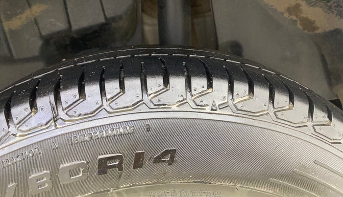 2018 Maruti Swift VXI AMT, Petrol, Automatic, 1,08,777 km, Left Rear Tyre Tread