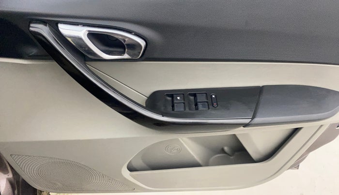 2018 Tata Tiago XZ PETROL, Petrol, Manual, 30,975 km, Driver Side Door Panels Control