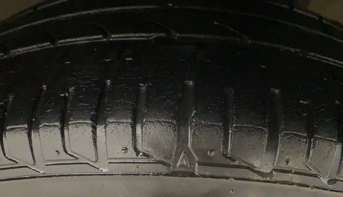 2018 Tata Tiago XZ PETROL, Petrol, Manual, 30,975 km, Right Front Tyre Tread