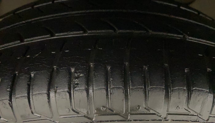 2018 Tata Tiago XZ PETROL, Petrol, Manual, 30,975 km, Left Front Tyre Tread