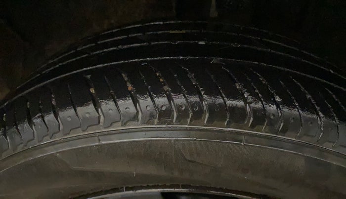 2022 Renault Kiger RXT AMT, Petrol, Automatic, 37,820 km, Left Rear Tyre Tread