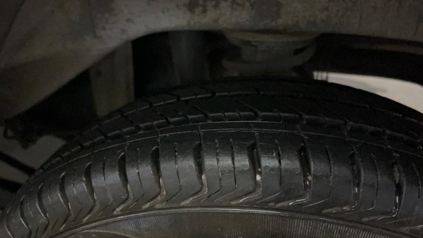 2014 Maruti Alto 800 LXI, Petrol, Manual, 63,081 km, Left Rear Tyre Tread