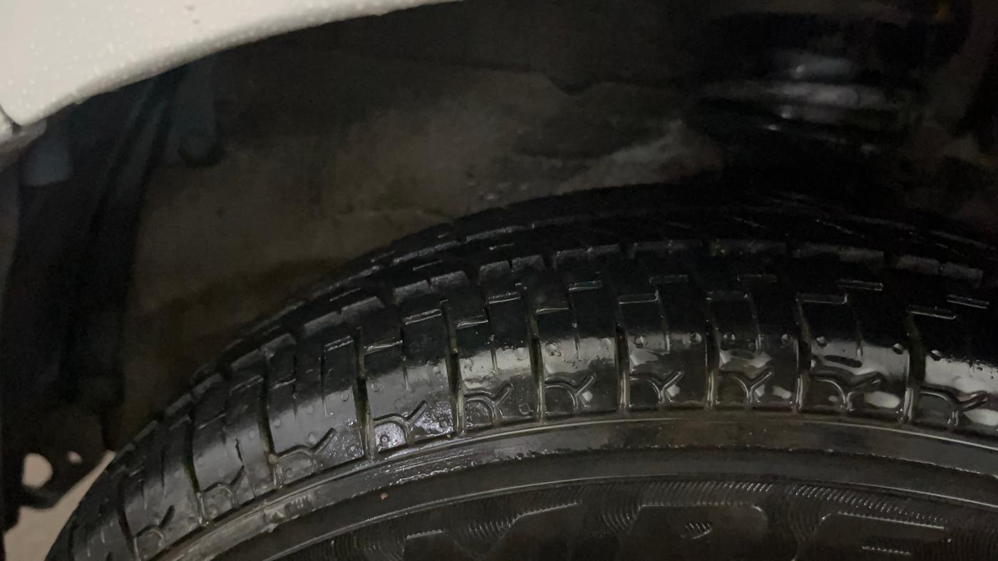 2014 Maruti Alto 800 LXI, Petrol, Manual, 63,081 km, Left Front Tyre Tread