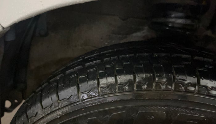 2014 Maruti Alto 800 LXI, Petrol, Manual, 63,021 km, Left Front Tyre Tread