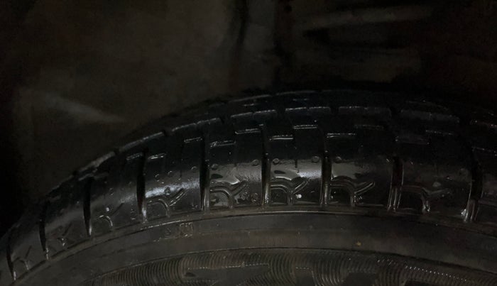 2014 Maruti Alto 800 LXI, Petrol, Manual, 63,021 km, Right Front Tyre Tread
