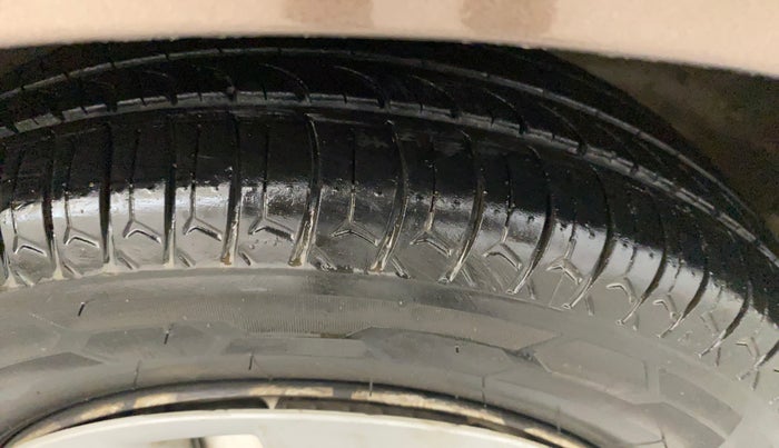 2013 Maruti Zen Estilo LXI CNG, CNG, Manual, 1,07,119 km, Right Front Tyre Tread