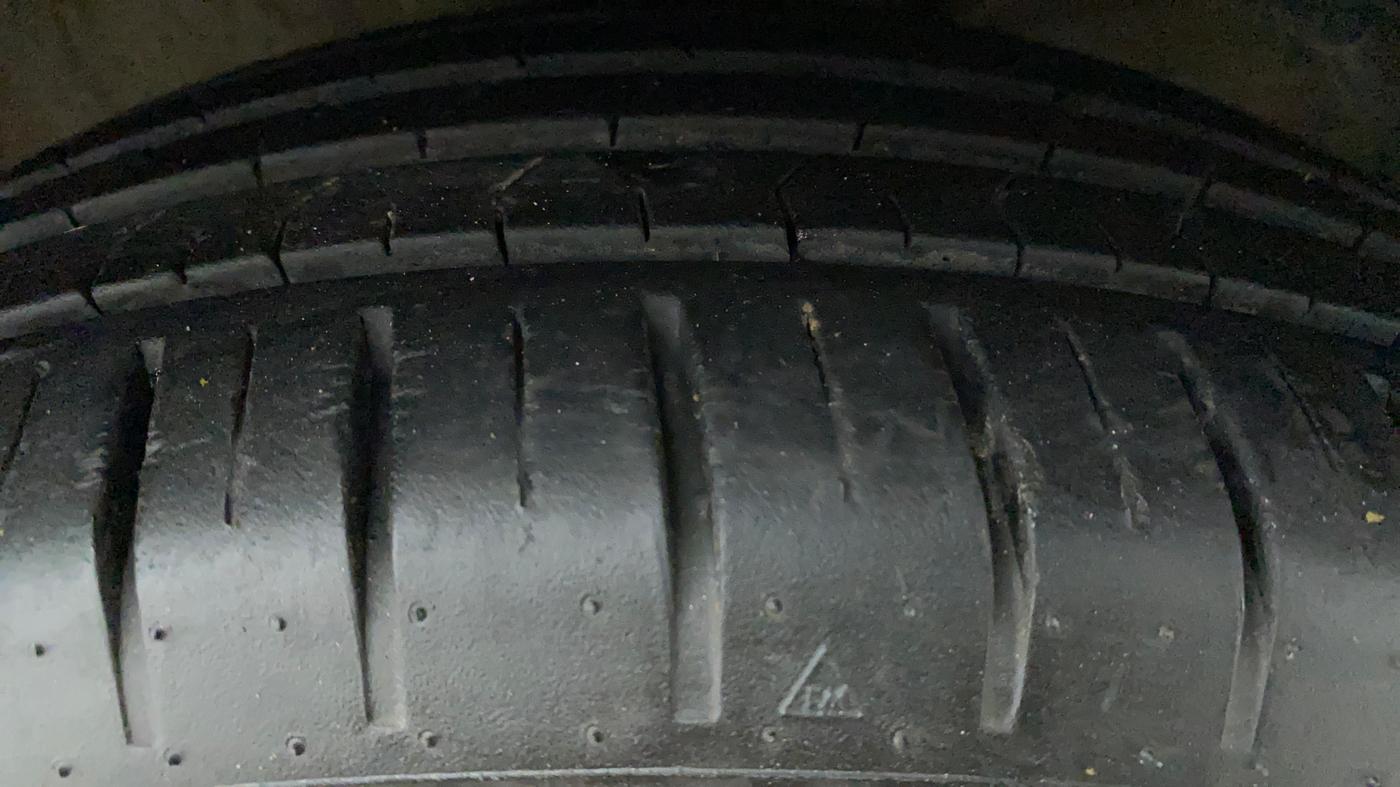 2021 Maruti Baleno ALPHA CVT PETROL 1.2, Petrol, Automatic, 15,471 km, Right Front Tyre Tread