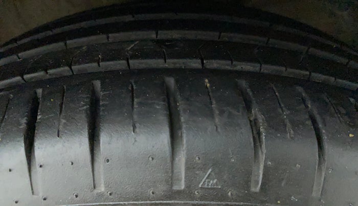 2021 Maruti Baleno ALPHA CVT PETROL 1.2, Petrol, Automatic, 15,471 km, Right Front Tyre Tread