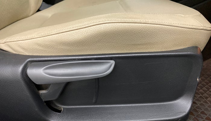 2019 Skoda Rapid STYLE 1.5 TDI, Diesel, Manual, 91,331 km, Driver Side Adjustment Panel