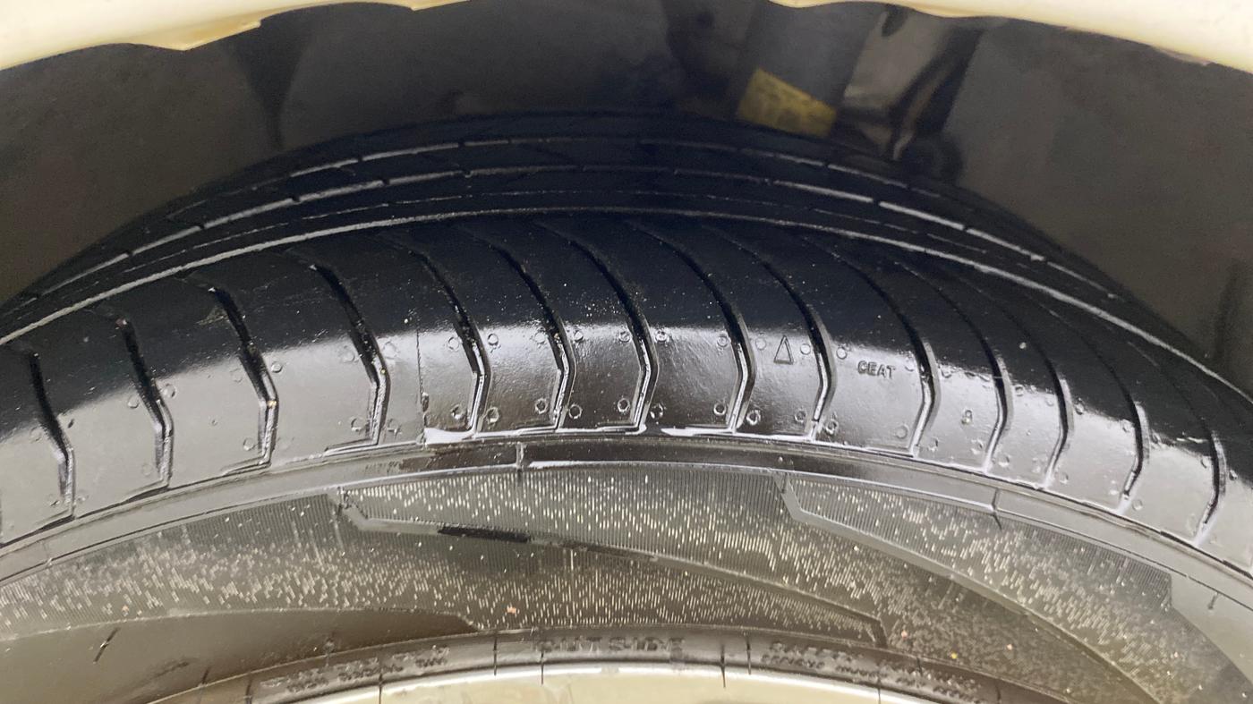 2018 Ford Ecosport TITANIUM + 1.5L PETROL AT, CNG, Automatic, 1,06,505 km, Left Front Tyre Tread