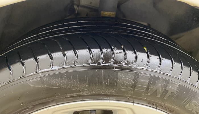 2018 Ford Ecosport TITANIUM + 1.5L PETROL AT, CNG, Automatic, 1,06,505 km, Right Front Tyre Tread