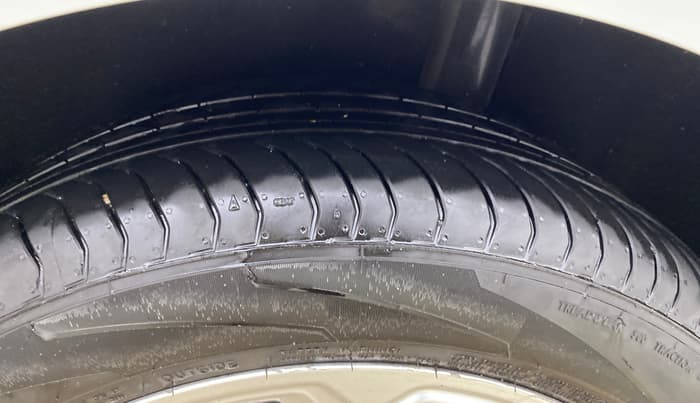 2018 Ford Ecosport TITANIUM + 1.5L PETROL AT, CNG, Automatic, 1,06,505 km, Left Rear Tyre Tread