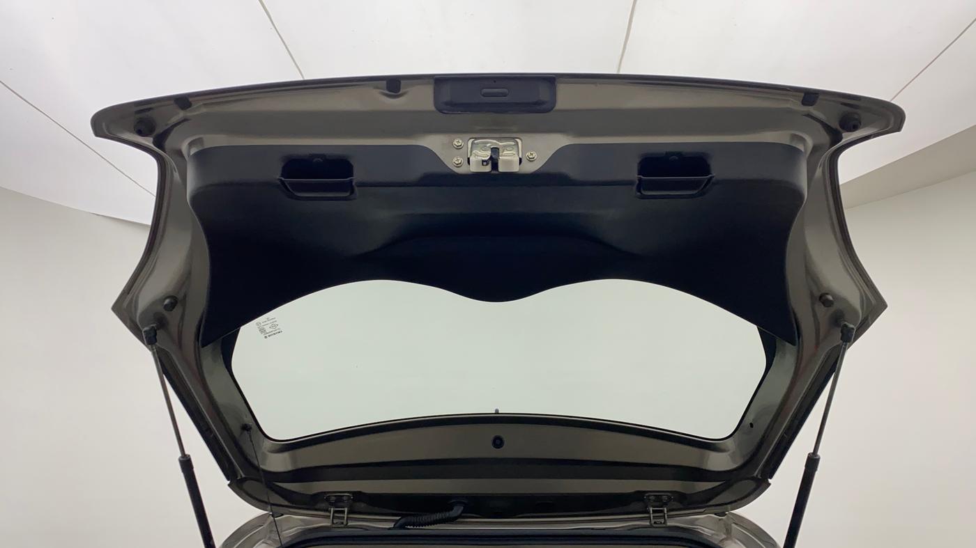 2019 Maruti Swift VXI, CNG, Manual, 71,735 km, Boot Door Open