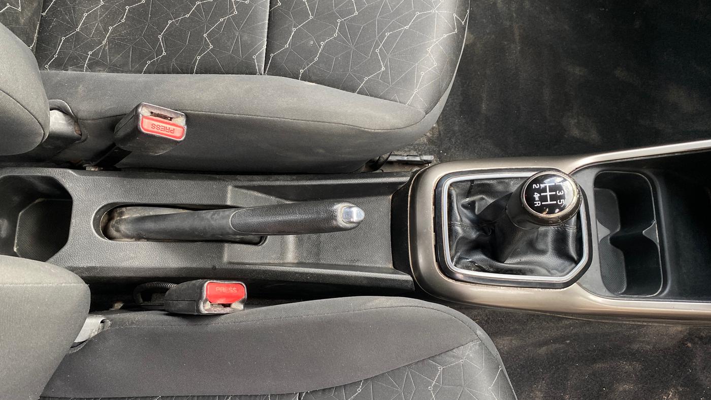 2018 Maruti IGNIS ZETA 1.2, Petrol, Manual, 1,02,773 km, Gear Lever
