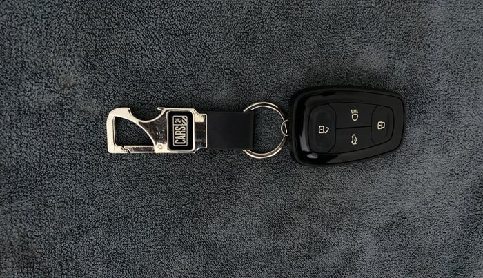 2021 Tata PUNCH CREATIVE  iRA PACK MT, Petrol, Manual, 14,806 km, Key Close Up