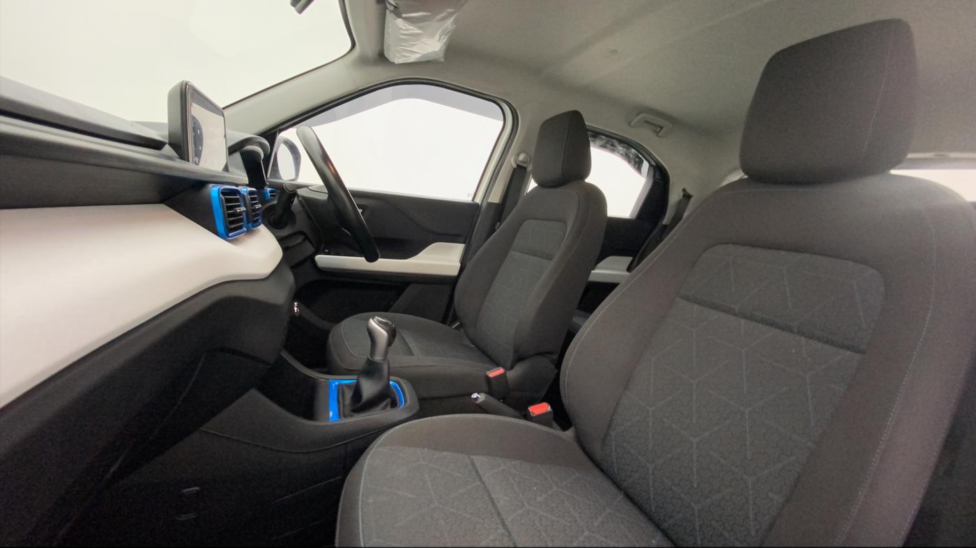 2021 Tata PUNCH CREATIVE  iRA PACK MT, Petrol, Manual, 14,806 km, Right Side Front Door Cabin