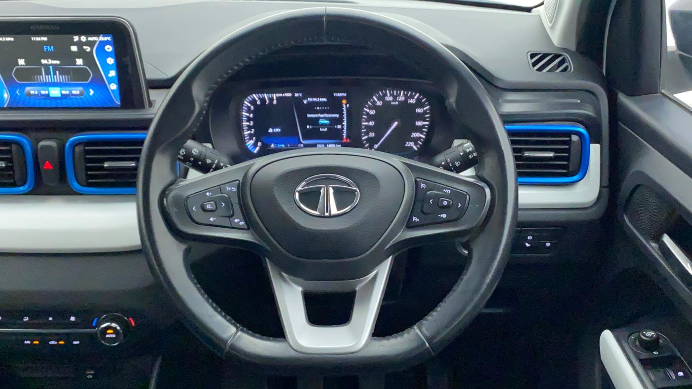 2021 Tata PUNCH CREATIVE  iRA PACK MT, Petrol, Manual, 14,806 km, Steering Wheel Close Up