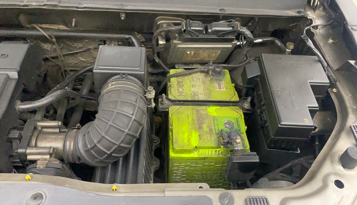 2016 Mahindra Kuv100 K8 6 STR, Petrol, Manual, 94,762 km, Engine View - Left