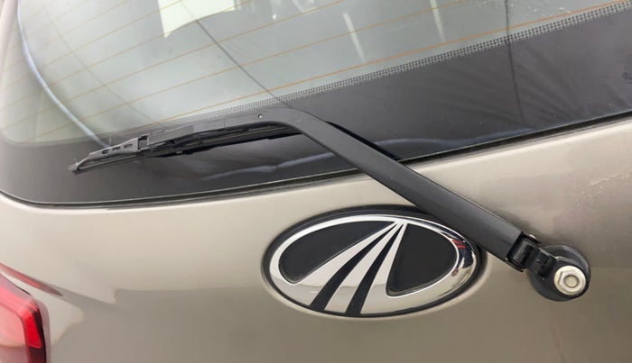 2016 Mahindra Kuv100 K8 6 STR, Petrol, Manual, 94,762 km, Rear Wiper