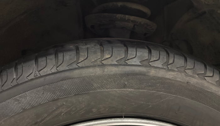 2019 Honda Civic 1.8L I-VTEC ZX CVT, Petrol, Automatic, 1,29,033 km, Left Front Tyre Tread