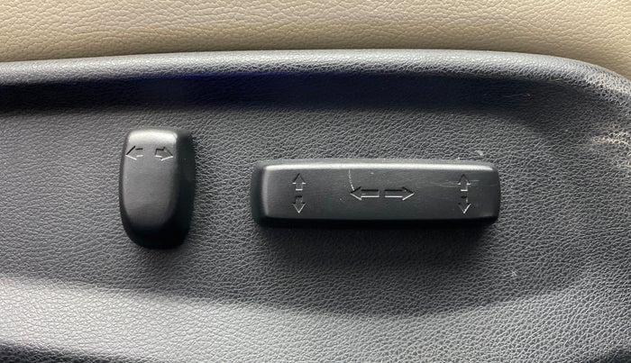 2019 Honda Civic 1.8L I-VTEC ZX CVT, Petrol, Automatic, 1,29,033 km, Driver Side Adjustment Panel