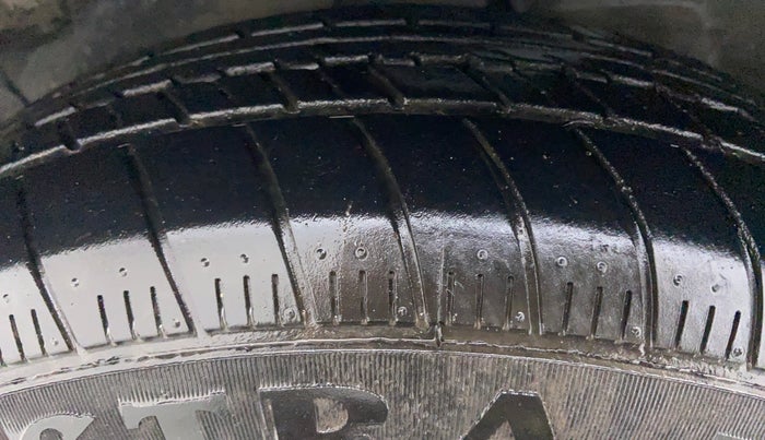 2013 Maruti Ritz ZDI, Diesel, Manual, 95,810 km, Left Front Tyre Tread