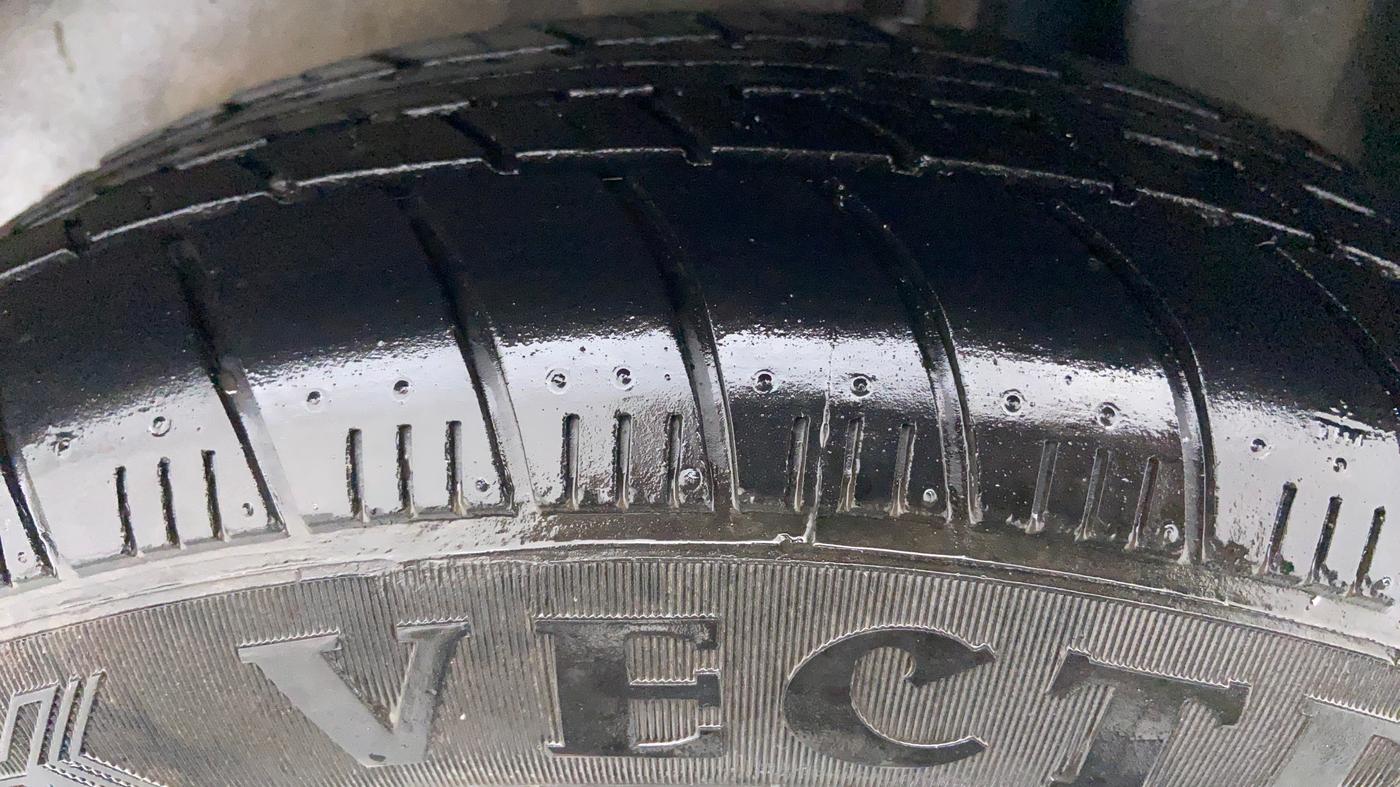 2013 Maruti Ritz ZDI, Diesel, Manual, 95,810 km, Left Rear Tyre Tread