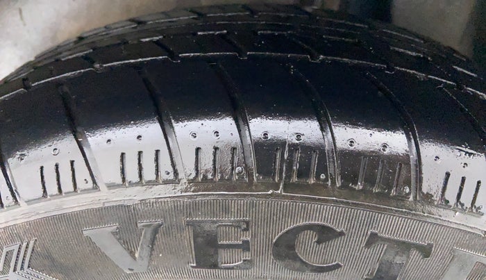 2013 Maruti Ritz ZDI, Diesel, Manual, 95,810 km, Left Rear Tyre Tread