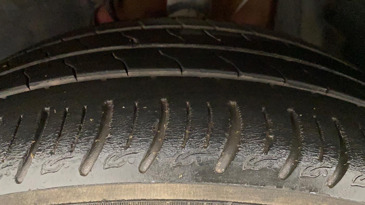 2020 Tata ALTROZ XZ PETROL, Petrol, Manual, 36,967 km, Left Front Tyre Tread
