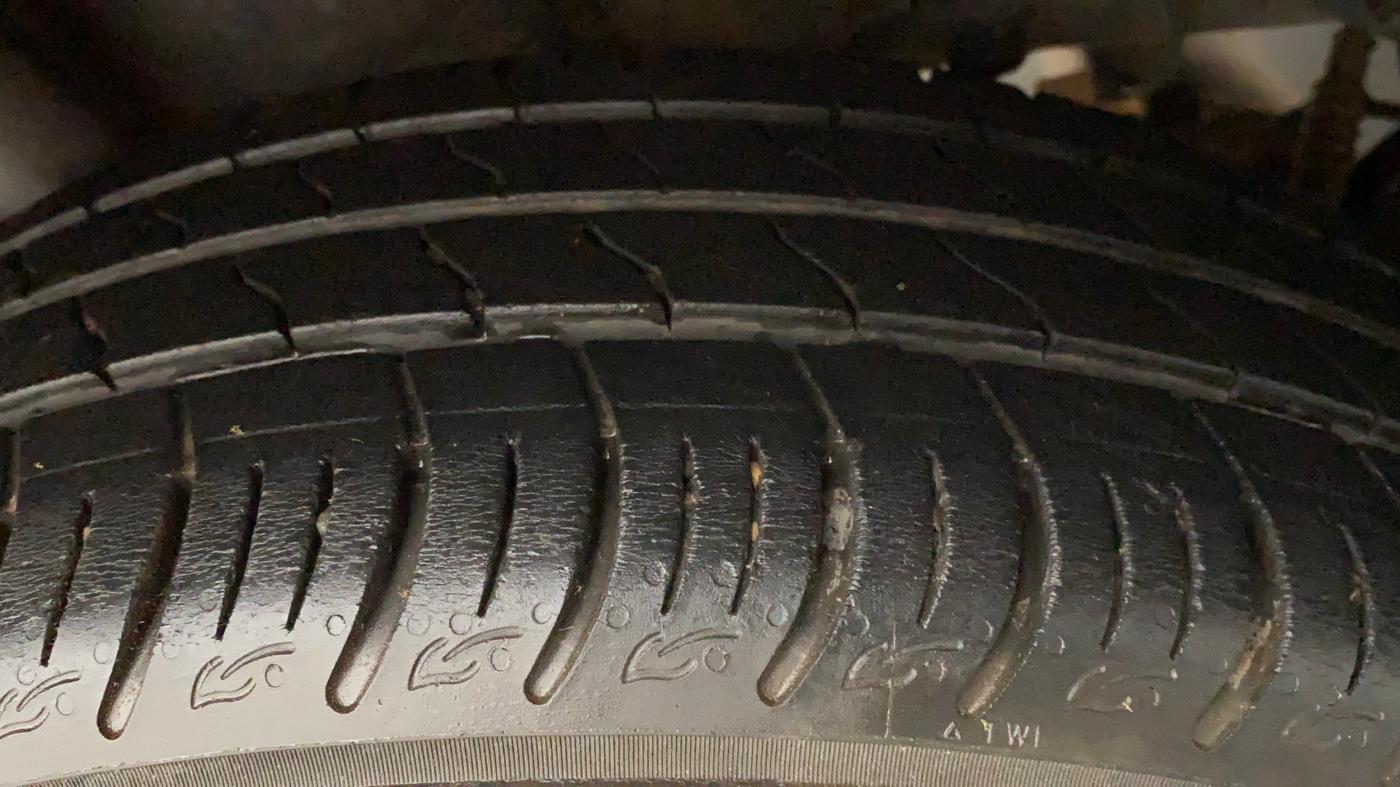 2020 Tata ALTROZ XZ PETROL, Petrol, Manual, 36,967 km, Right Rear Tyre Tread