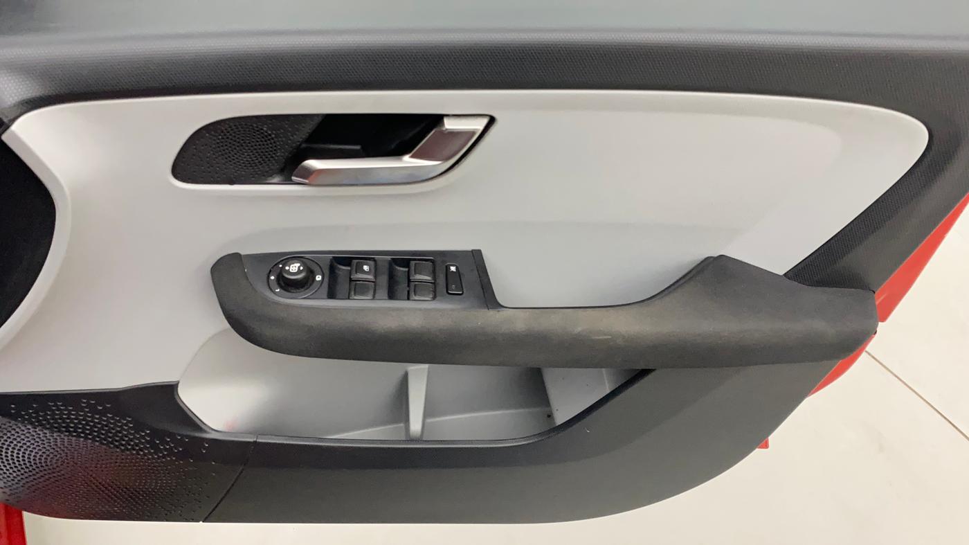 2020 Tata ALTROZ XZ PETROL, Petrol, Manual, 36,967 km, Driver Side Door Panels Control