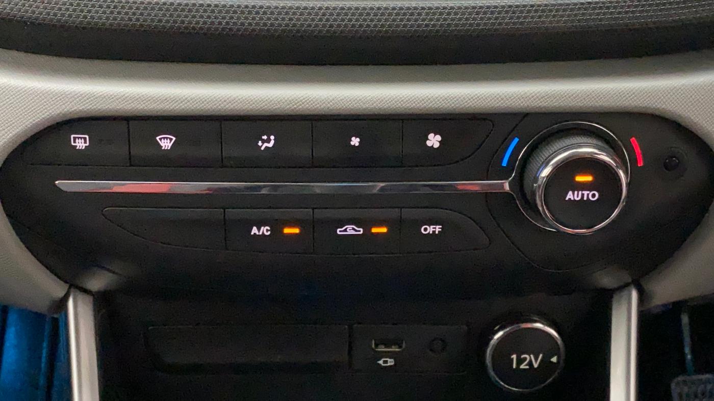 2020 Tata ALTROZ XZ PETROL, Petrol, Manual, 36,967 km, Automatic Climate Control