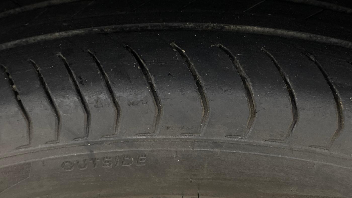 2024 Volkswagen TAIGUN GT PLUS 1.5 TSI DSG, Petrol, Automatic, 49,436 km, Right Rear Tyre Tread