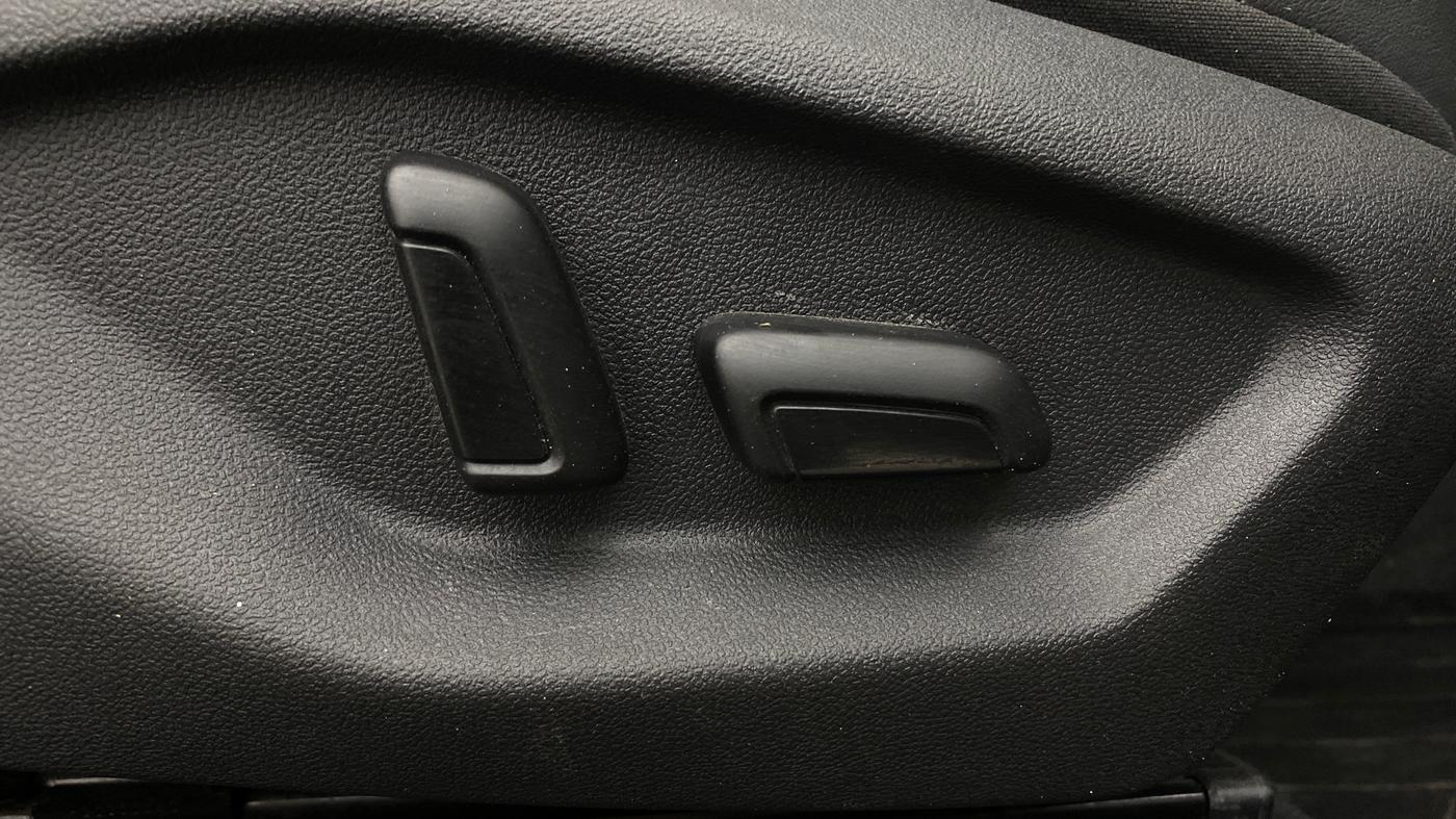 2024 Volkswagen TAIGUN GT PLUS 1.5 TSI DSG, Petrol, Automatic, 49,436 km, Driver Side Adjustment Panel