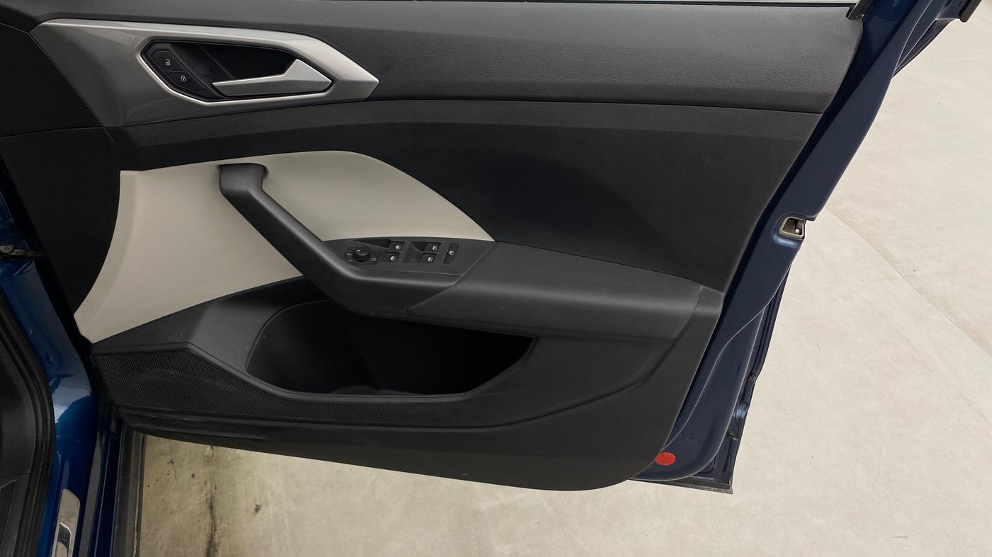 2024 Volkswagen TAIGUN GT PLUS 1.5 TSI DSG, Petrol, Automatic, 49,436 km, Driver Side Door Panels Control